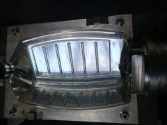 以确保模具的加工精度和表面质量