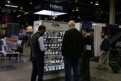 优质房型提前三个月被本土制造集团锁定；若选