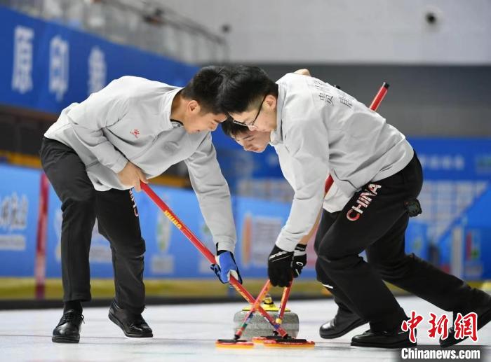 内蒙古冰上运动训练中心承接十四冬青年组冰壶