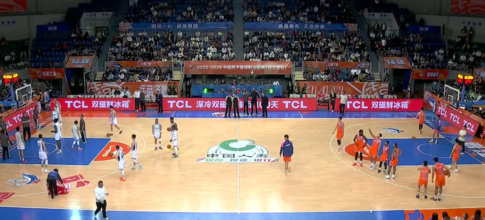 CBA联赛两场赛事遭遇漏水困扰 应急措施引关注