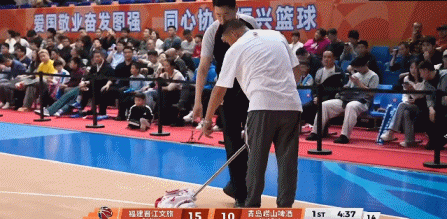 CBA联赛两场赛事遭遇漏水困扰 应急措施引关注