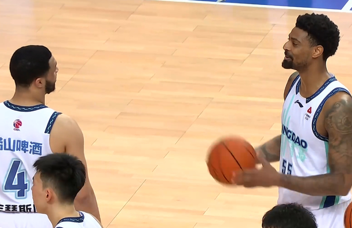 CBA联赛两场赛事遭遇漏水困扰 应急措施引关注