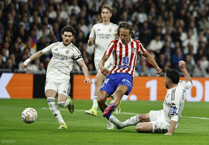 西甲第29轮收官战：巴萨皇马领跑争冠战