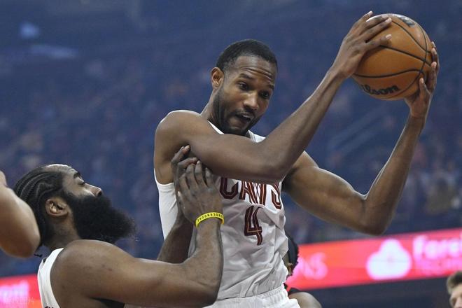 约基奇三节三双创历史纪录力压众星当选最佳