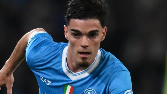 那不勒斯客场力克米兰积分反超领跑争冠