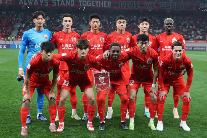 上海海港主场不敌升班马 卫冕冠军陷困境成都蓉